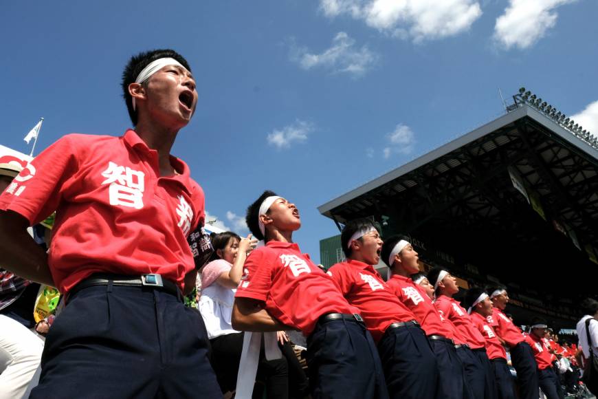 Cheerleaders perform during Chiben Wakayama