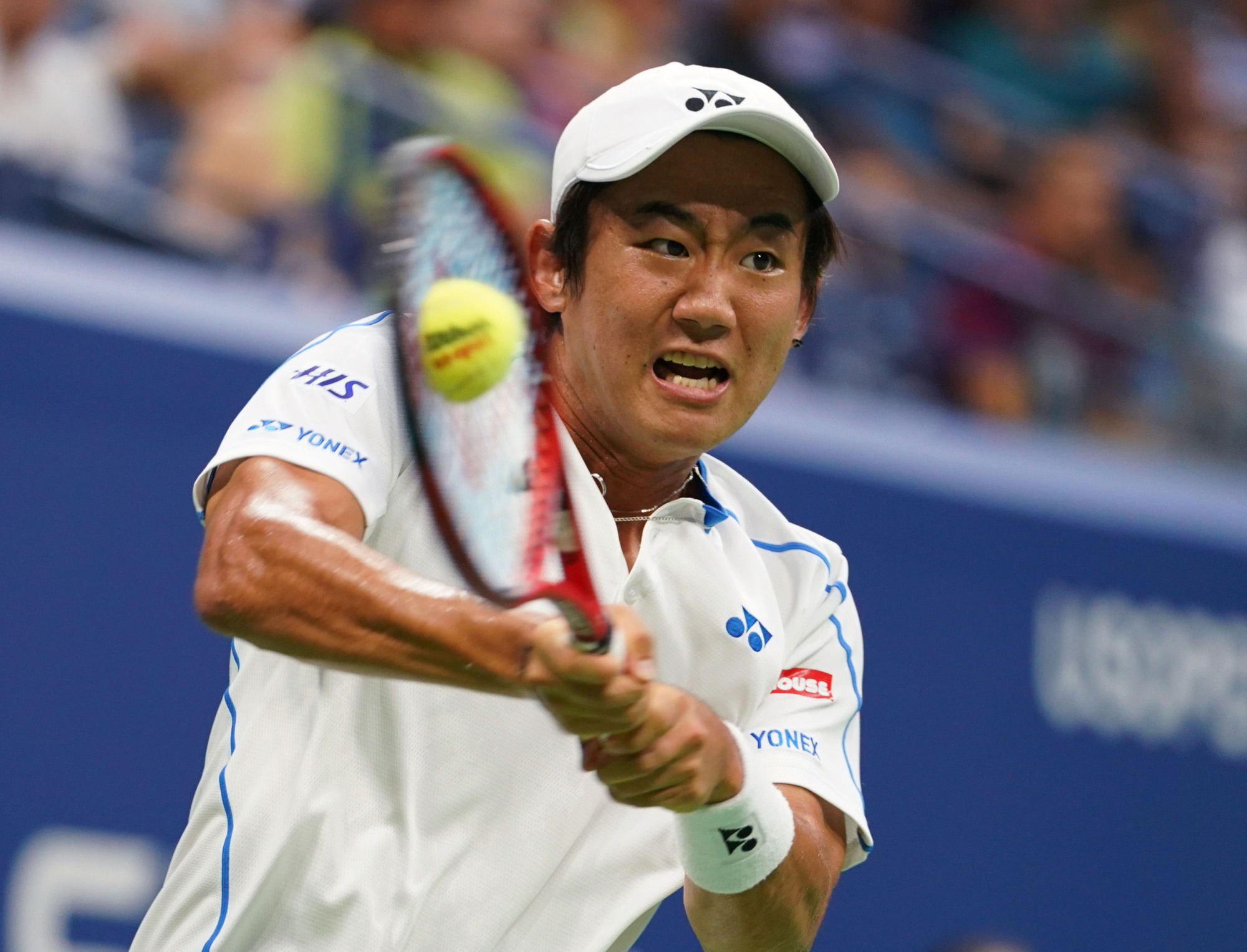 Nishioka succumbs to Federer at U.S
