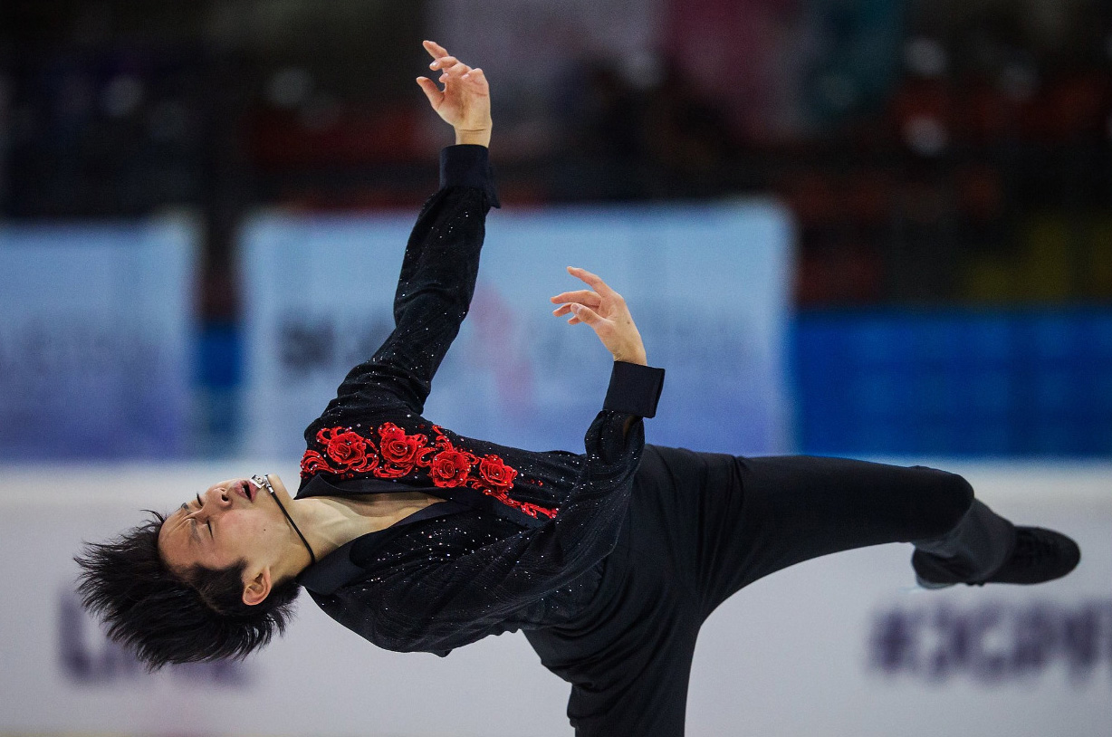 Koshiro Shimada claimed the silver medal at the Junior Grand Prix in Linz, Austria, on Friday. | INTERNATIONAL SKATING UNION