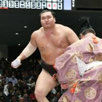 Yokozuna Hakuho holds the all-time record for tournament victories with 40. | KYODO
