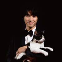 Actor Sota Fukushi (and actor Nana the cat), \"The Travelling Cat Chronicles,\" Special Screenings | © TIFF / THE JAPAN TIMES / MARTIN HOLTKAMP PHOTO