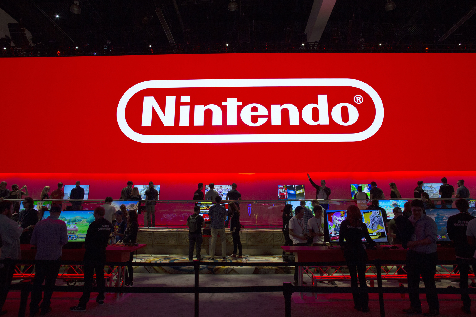 Nintendo Co.'s Dragalia Lost, released last week, is the company's first smartphone title featuring original characters rather than established stars like Super Mario and Donkey Kong. | BLOOMBERG
