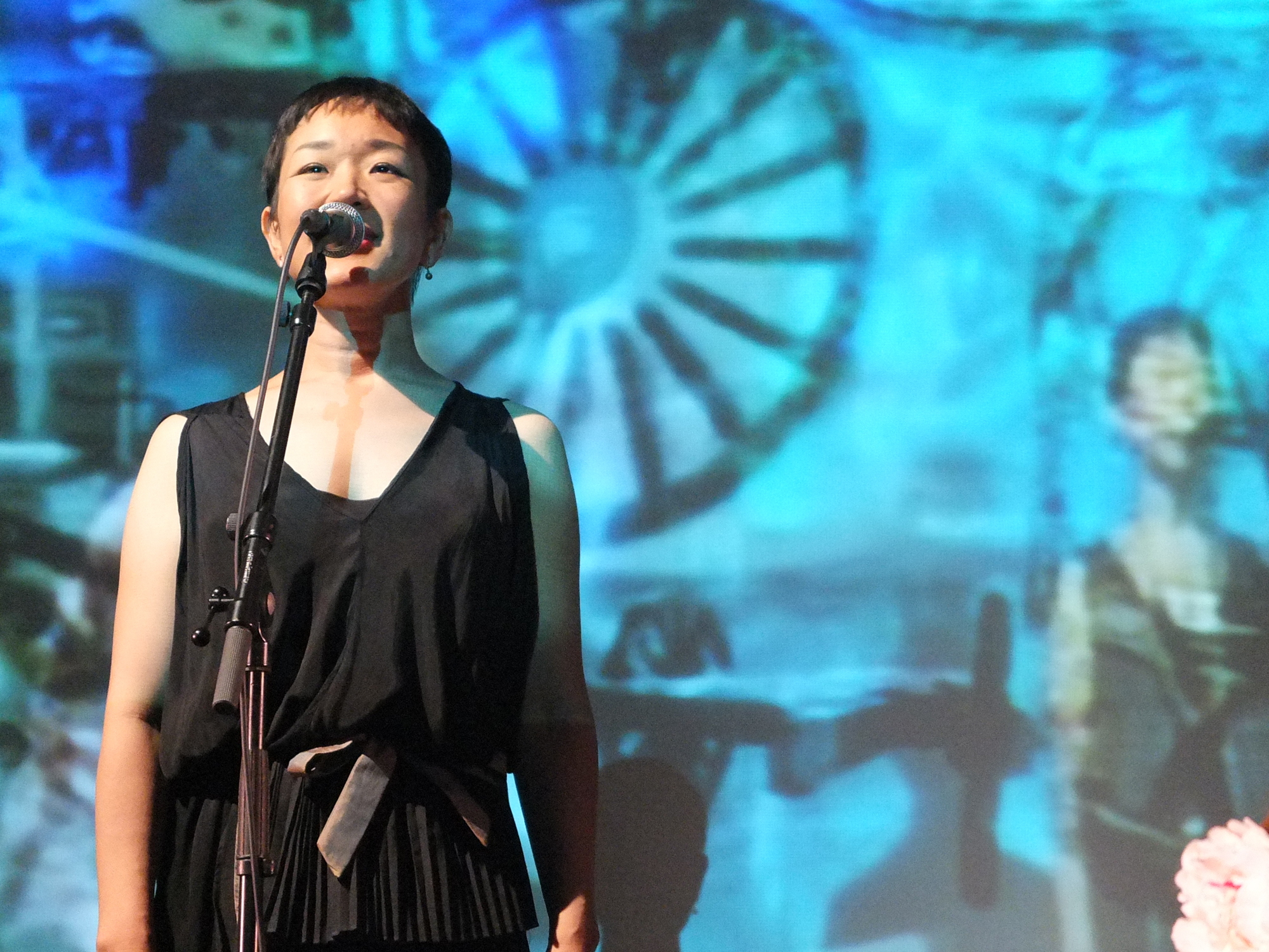 Mixed media: Ami Yamasaki performs at Jazz Art Sengawa festival last month. | KATHERINE WHATLEY