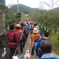 Marching into oblivion: The sad state of the local autumn festival on Shiraishi Island in the Seto Inland Sea is epitomized by the scaled-down mikoshi (portable shrine) lugged by one neighborhood. | AMY CHAVEZ