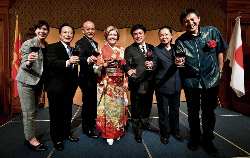 Macedonian Ambassador Andrijana Cvetkovikj (center) joins from left, Member of the House of Councilors Kimi Onoda; Masahiro Ishii; Parliamentary Vice-Minister for Foreign Affairs Manabu Horii; Member of the House of representative Yasuhide Nakayama; Shinako Tsuchiya; and Shunsuke Takei during a reception to celebrate of the Independence Day and 25 Years Diplomatic Relations between Macedonia and Japan at Hotel Okura on Sept. 26.