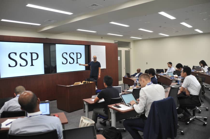 Professor Ken Kusunoki teaching in the EMBA program at the Hitotsubashi School of International Corporate Strategy in Chiyoda Ward on Sept. 7.