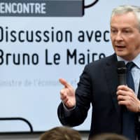 French Economy and Finance Minister Bruno Le Maire addresses students as he visits the \" L\'Usine extraordinaire\" (\"Extraordinary factory\") event at Le grand Palais in Paris on Friday. | AFP-JIJI