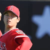 Shohei Ohtani of the Los Angeles Angels practices at the team\'s spring training site in Tempe, Arizona, in February. | KYODO