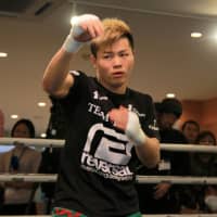 Tenshin Nasukawa shadow boxes during his workout at Teppen Gym on Tuesday. He will fight Floyd Mayweather Jr. on Dec. 31 at Saitama Super Arena. | KAZ NAGATSUKA