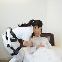 Cyberdyne Inc.\'s HAL Lumbar Type for Care Support is designed to mitigate risks of back pain. | PROFESSOR SANKAI, UNIVERSITY OF TSUKUBA/CYBERDYNE INC.
