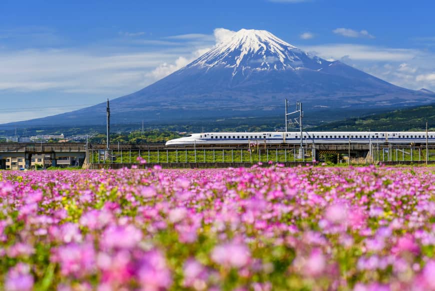 Japan seeks to export its shinkansen technology, which is known for its safety and stability.
