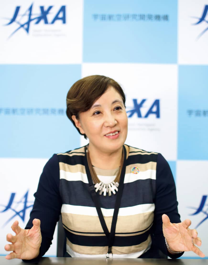Akiko Suzuki, director of public relations at the Japan Aerospace Exploration Agency, has been active for many years in promoting the full utilization of data obtained by the agency
