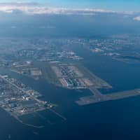 Japan and the United States agreed on new flight routes through the U.S. military-controlled airspace over part of Tokyo and its surrounding areas so that the number of flights to and from Haneda airport can be expanded ahead of the 2020 Tokyo Olympics. | GETTY IMAGES