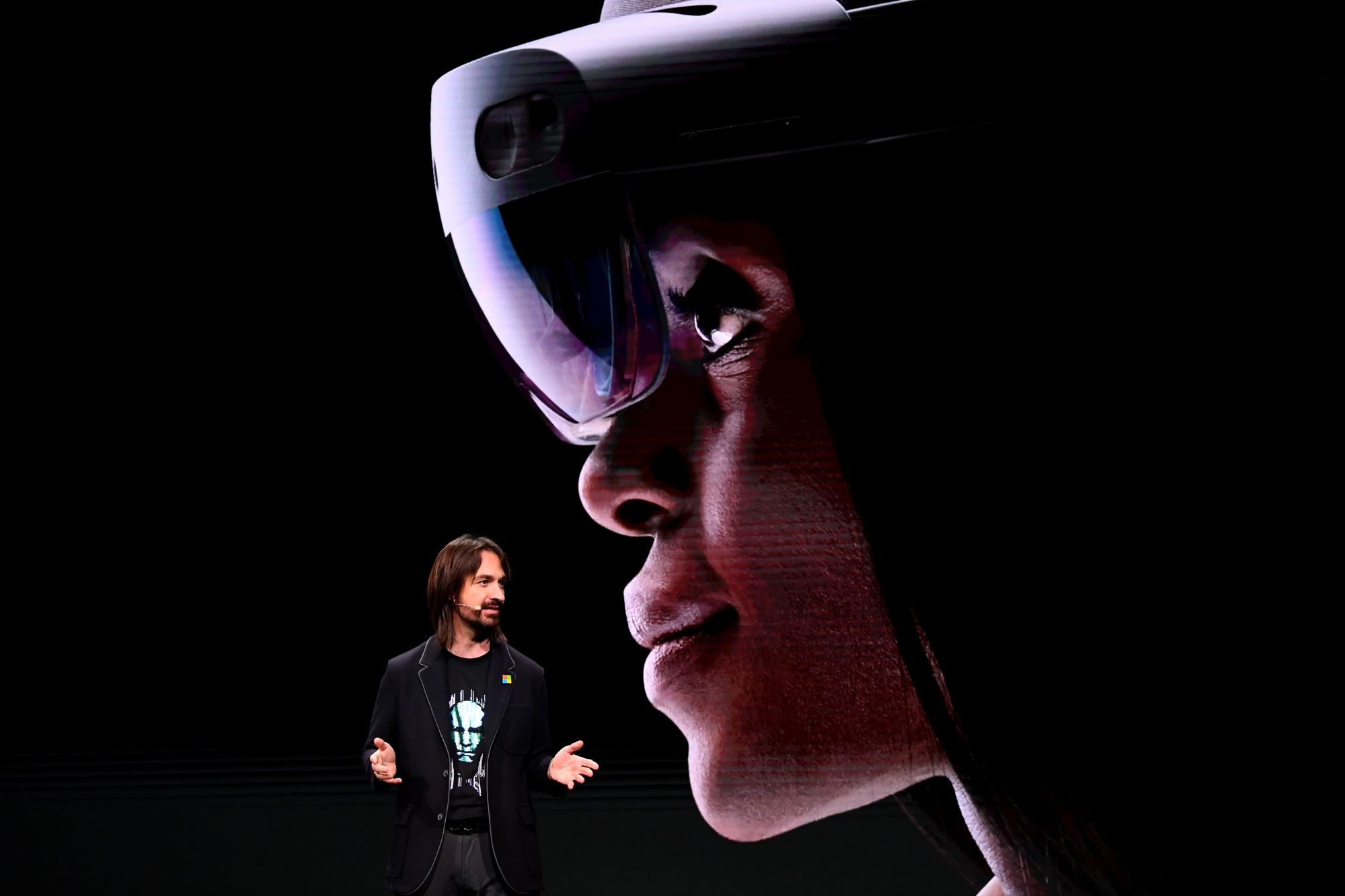 Microsoft hololens 2 clearance cost