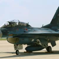 The two crew members of an Air Self-Defense Force F-2 fighter jet, the same type as the one in this file photo, were rescued Wednesday morning after their aircraft went missing earlier over the Sea of Japan, according to Defense Ministry officials. | AIR SELF-DEFENSE FORCE / VIA KYODO