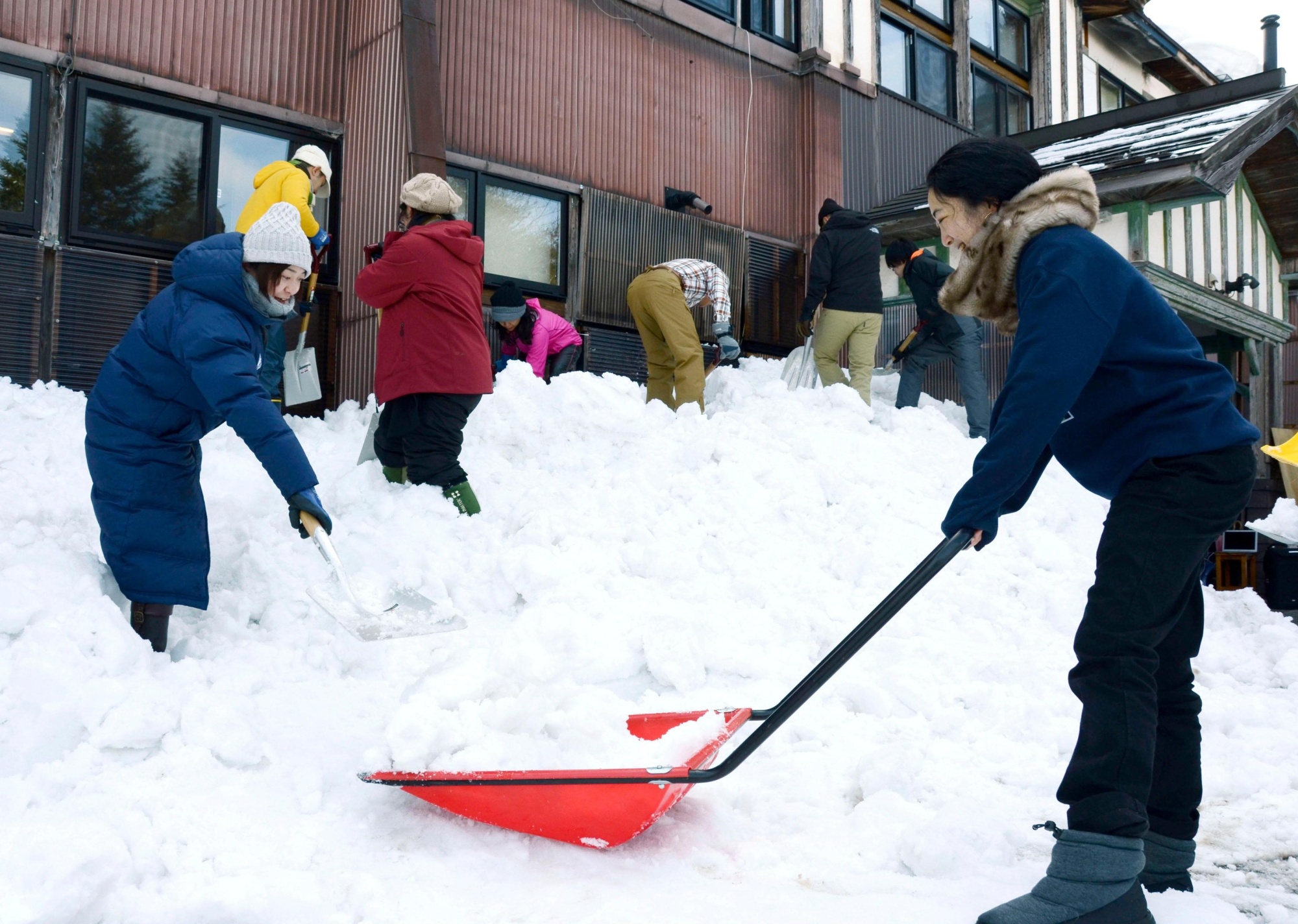Snow problem: Group in Fukushima town promotes shoveling as way to