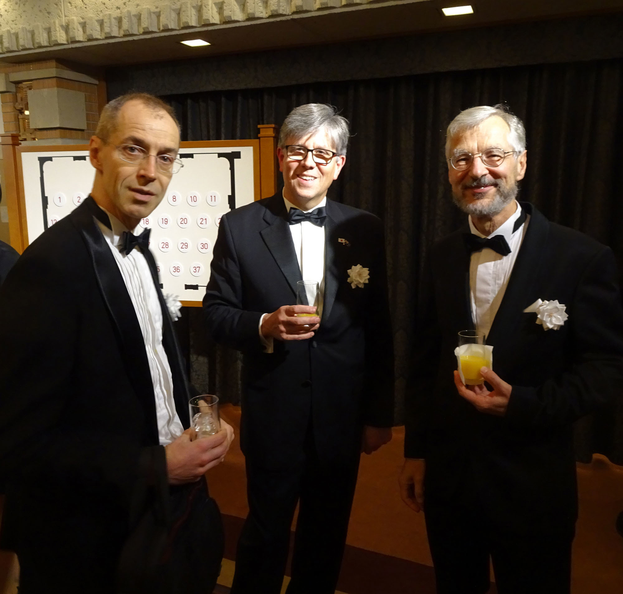 French Consul General Jean-Matthieu Bonnel (far left) attends a party with Australian Consul General David Lawson (center) and German Consul General Werner Kohler to celebrate the 150th anniversary of the Kobe Consular Corps in Osaka on Feb. 1. Originally formed in Kobe after it opened to international trade in 1868, the Kansai Consular Corps now represents more than 50 countries. |  ERIC JOHNSTON