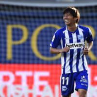 Takashi Inui smiles after scoring for Deportivo Alaves in the Spanish League on Saturday. | AFP-JIJI