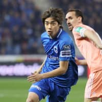 Genk\'s Junya Ito attacks the Anderlecht goal on Saturday at Luminus Arena. | KYODO