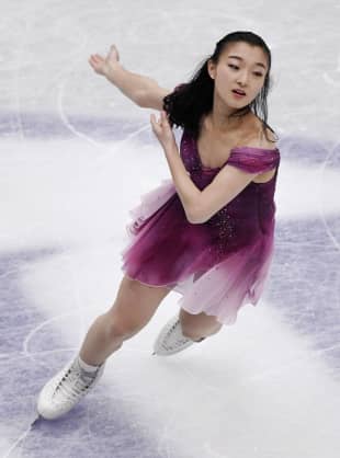 Kaori Sakamoto skates in the women