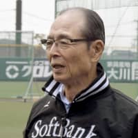 Hawks chairman Sadaharu Oh speaks to reporters on Friday in Chikugo, Fukuoka Prefecture. | KYODO