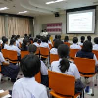 A gynecologist gives a presentation on women\'s health to high school students as part of Kagayaki School program. This is one of 11 presentations being held across the country. | BAYER HOLDING