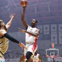Nagoya\'s Hilton Armstrong had 18 points and 16 rebounds in Game 1 against host Ryukyu on Saturday. | B. LEAGUE