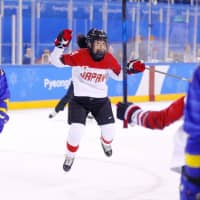 Smile Japan\'s Ayaka Toko, seen here in a file photo from last year\'s Pyeongchang Olympics, scored in Thursday\'s 3-0 victory over France in their opening game at the world championships in Espoo, Finland. | KYODO