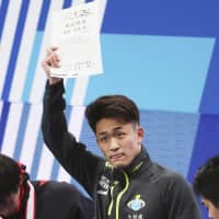Kengo Ida broke the national record in the men\'s 50-meter butterfly final on Tuesday at the Japan Swimming Championships. Ida completed the race in 23.27 seconds at Tatsumi International Swimming Center. | KYODO