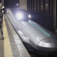 ALFA-X, the prototype of East Japan Railway Co.\'s next-generation shinkansen, arrives at JR Morioka Station in northeastern Japan during a test run conducted Thursday. | KYODO
