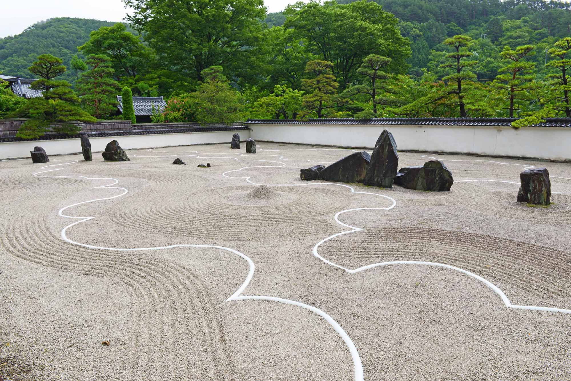 A stone garden designed by Mirei Shigemori at Kozenji temple in Kiso Fukushima, Nagano Prefecture. | STEPHEN MANSFIELD