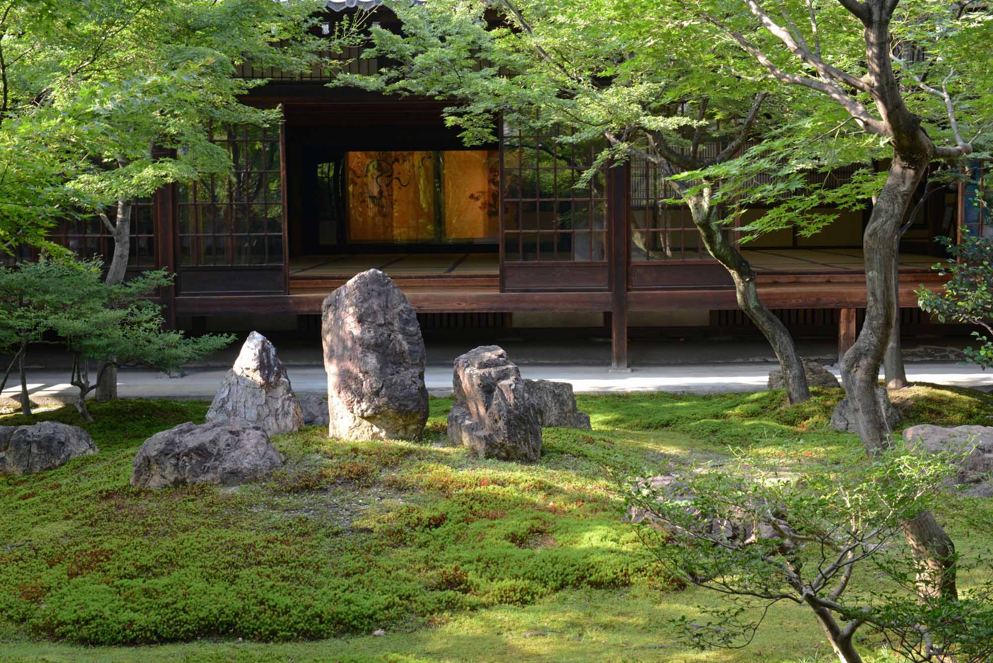 A rock cluster in the courtyard garden of Kenninji temple in Kyoto. | STEPHEN MANSFIELD