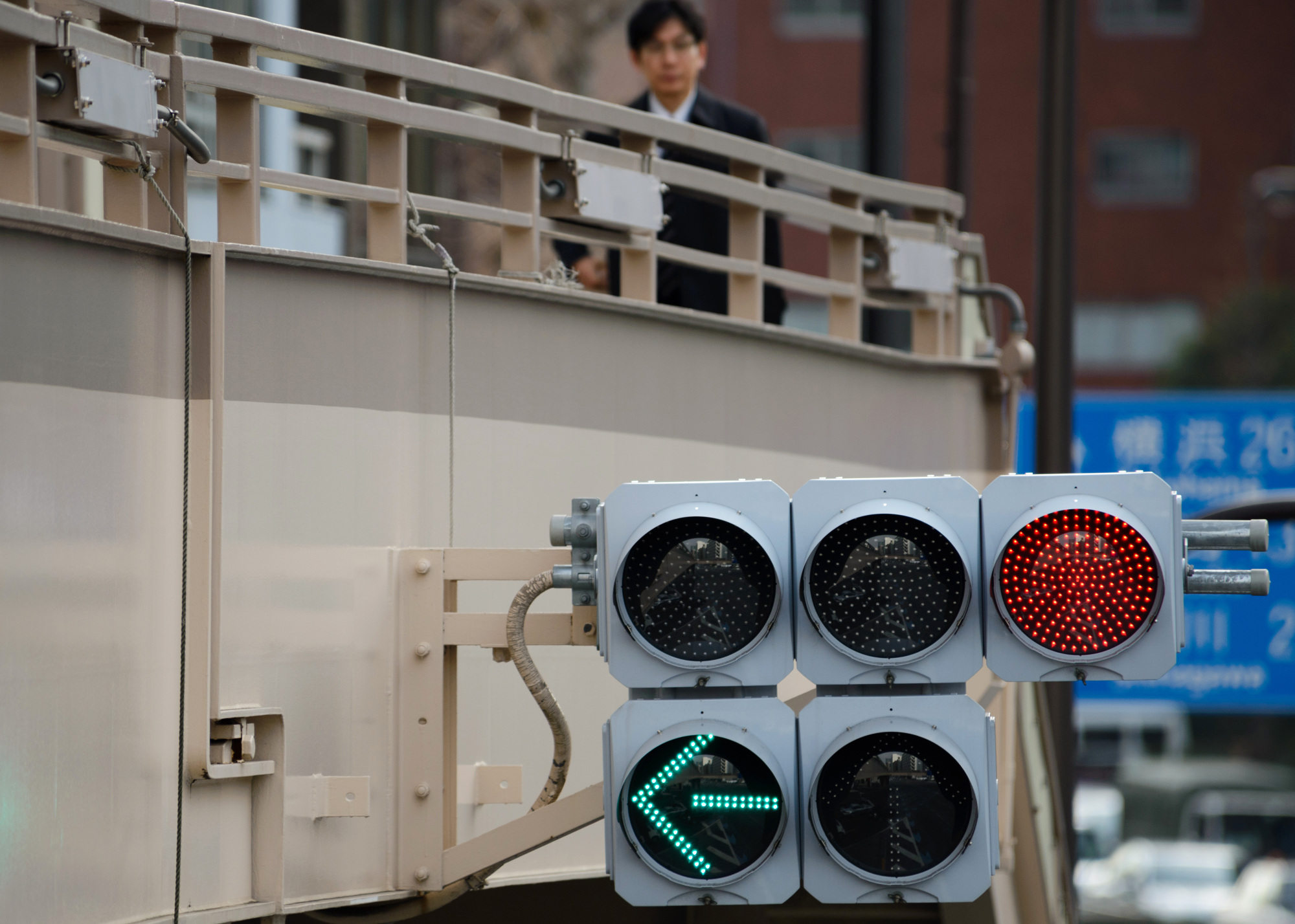 The government on Friday approved a plan to use traffic signals to set up base stations for the superfast 5G communications network. | BLOOMBERG