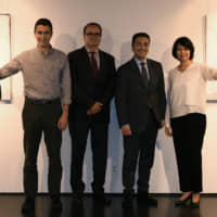 Paraguayan artist Rafael Gross-Brown’s ‘‘Sumergido en Setouchi’’ art exhibition was shown at the Instituto Cervantes de Tokio from May 30 to June 11. The pieces were the product of Gross-Brown’s five-week stay in Onomichi, Hiroshima Prefecture. On June 6, art program coordinator Juan Felipe Botero (far left) visited the exhibition with (from second from left) Instituto Cervantes de Tokio Director Victor Ugarte, Paraguayan Ambassador Raul Florentin-Antola and Japan Times Chairperson Minako Suematsu.  | YOSHIAKI MIURA