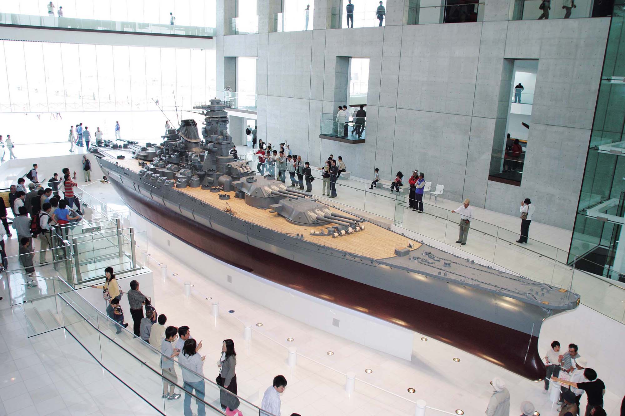 The Yamato Museum that introduces the history of war, science and technology.