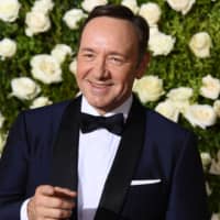 Host Kevin Spacey attends the 2017 Tony Awards &#8212; Red Carpet at Radio City Music Hall in New York City. Prosecutors dropped sexual assault proceedings against Spacey on Wednesday after the case against the Hollywood star collapsed over his alleged victim\'s refusal to testify. | AFP-JIJI