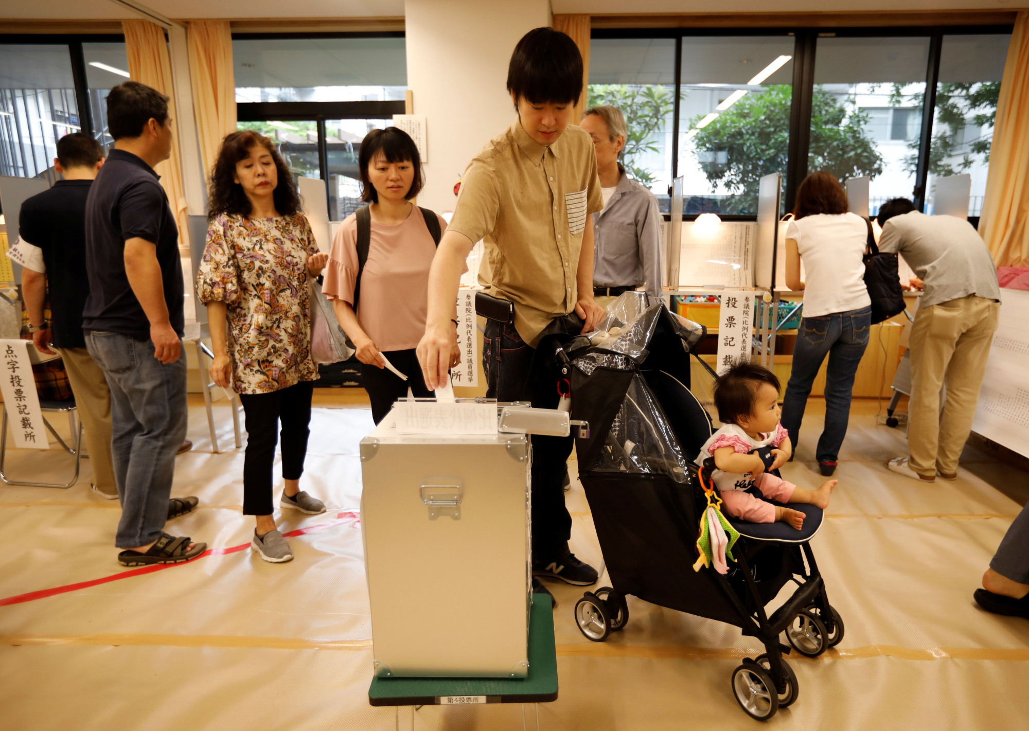 A majority of Japanese voters opted for the stability of the status quo in Sunday's Upper House election. | REUTERS