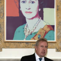 U.S. President Donald Trump has announced that the White House will no longer deal with British Ambassador to the U.S. Kim Darroch after leaked diplomatic cables revealed the diplomat views his administration as \"uniquely dysfunctional\" and \"inept.\" | AP