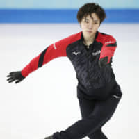 Three-time Japan champion Shoma Uno will compete without a main coach this season, after deciding to not become a member of Eteri Tutberidze\'s team in Russia. | KYODO