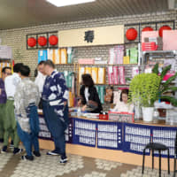 One of the many cha-ya (teahouses) is seen here on Thursday at the Nagoya Grand Sumo Tournament. | NIKKAN SPORTS