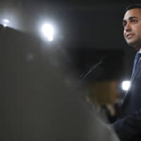Luigi di Maio, Italy\'s deputy prime minister, speaks during a news conference following a meeting with Italian President Sergio Mattarella at the Quirinale Palace in Rome on Wednesday. Italy\'s anti-establishment Five Star Movement and center-left Democratic Party are headed for a deal on a new government led by Giuseppe Conte after days of stop-and-go negotiations and bickering over Cabinet posts. | BLOOMBERG
