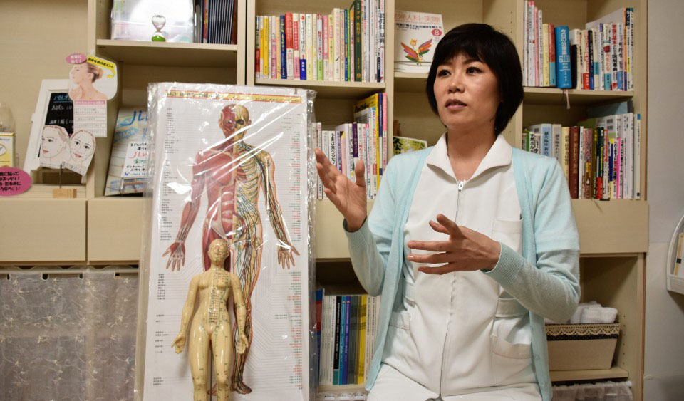 Junko Hirota, 55, an acupuncture and moxibustion therapist, became a registered body donor for anatomical training purposes a few years ago. | KYODO