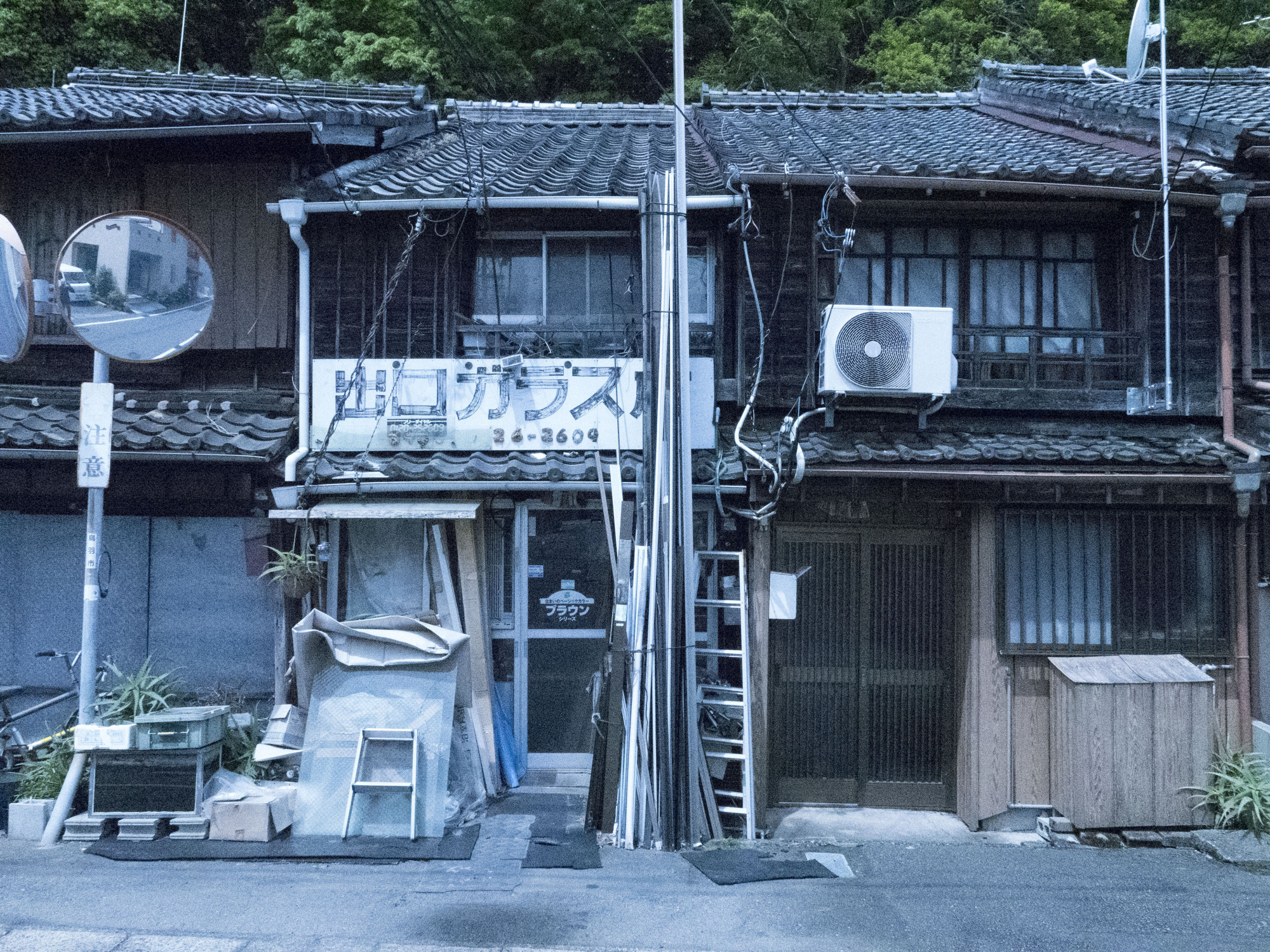 A row of terrace buildings in Nakamachi that have survived by being given a purpose. | STEPHEN MANSFIELD