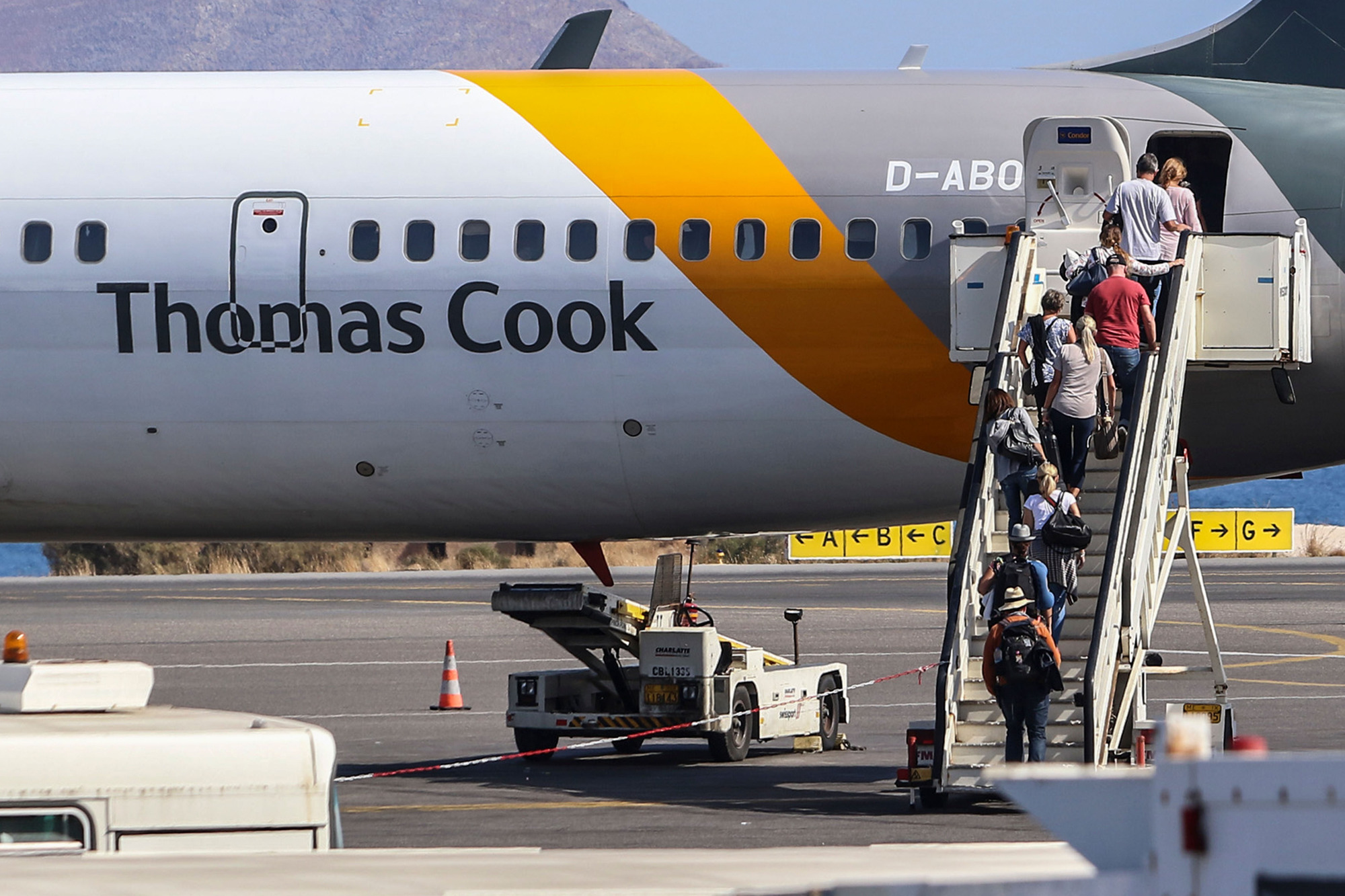 British travel firm Thomas Cook collapsed into bankruptcy on Sept. 23, leaving some 600,000 holidaymakers stranded and sparking Britain's biggest repatriation since World War II. | AFP-JIJI