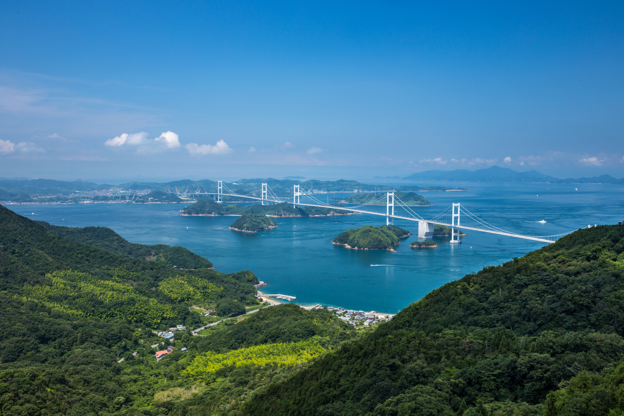 Adventure on two wheels: A great way to see the Setonaikai National Park is to rent a bicycle and cross the 70-kilometer-long Shimanami Kaido cycling route. | GETTY IMAGES