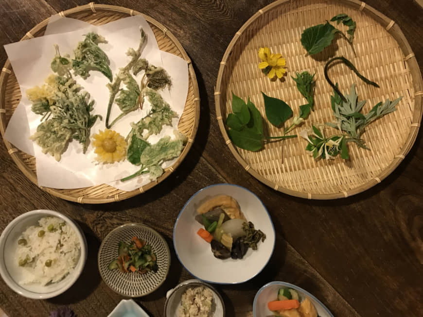 Mountain-to-table: Rice, pickles and tempura wild plants form the foundation of this plant-based meal from Ehime Prefecture. | MOMOKO NAKAMURA
