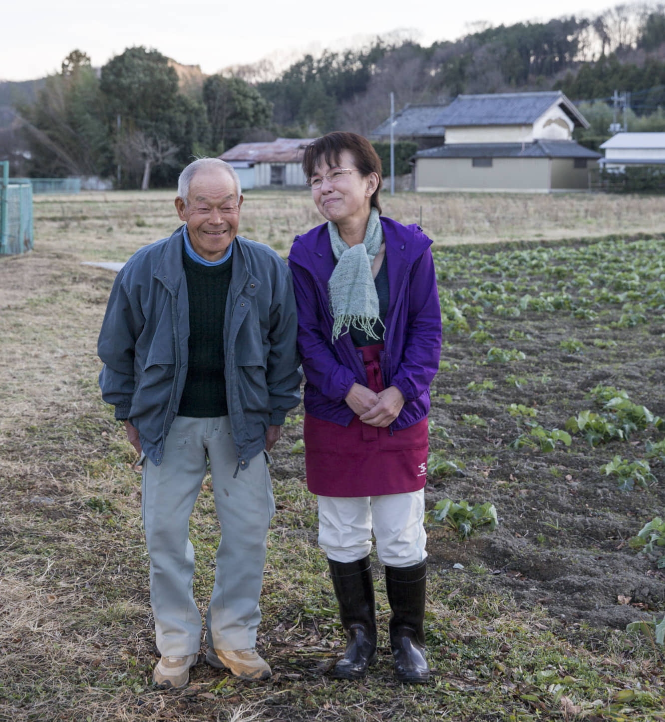 An indispensable pair: Hibiscus-grower Iwakichi Kurosawa is one of Hiroko Tanino's best business partners. | MASASHI KUMA