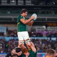 South Africa\'s Eben Etzebeth catches the ball during a lineout on Saturday. | AFP-JIJI