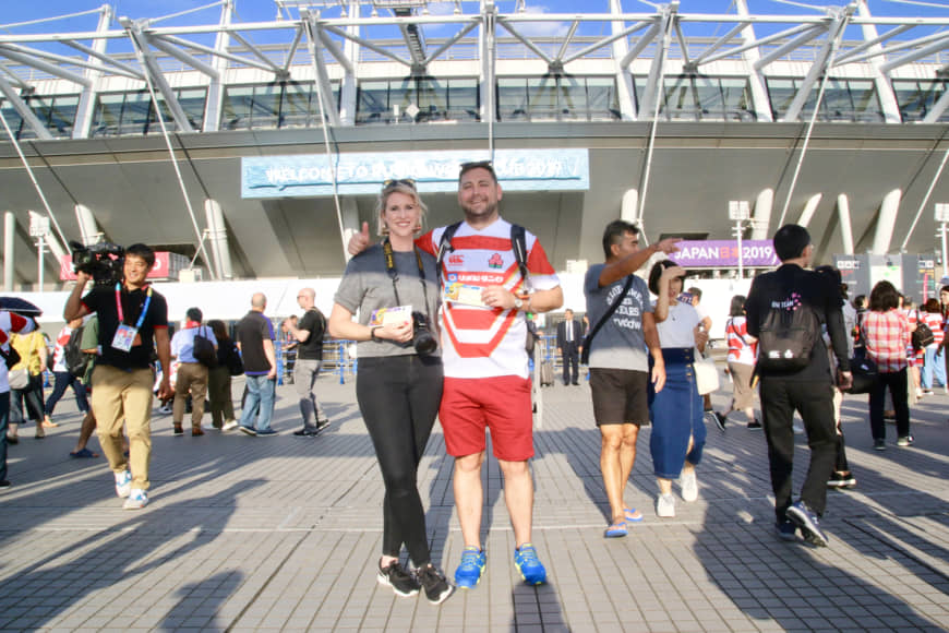 South Africans Lisa and Peter Gerbrands are happy to visit Japan for the first time for the Rugby World Cup. | KAZ NAGATSUKA