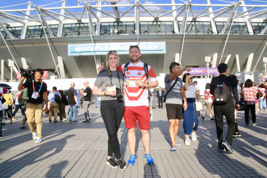 South Africans Lisa and Peter Gerbrands are happy to visit Japan for the first time for the Rugby World Cup. | KAZ NAGATSUKA